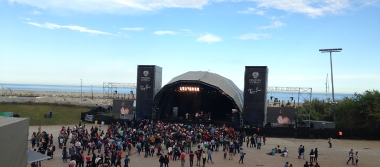 Islands @ Ray Ban Stage